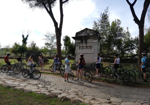 Visite guidate a piedi o in biciclette per le SCUOLE, scopri il Parco dell’Appia Antica! Ecco le nostre offerte.