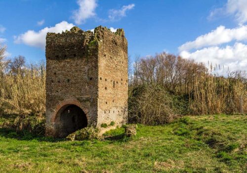 Le torri nel Parco dell’Appia Antica: testimonianze storiche da scoprire tra selce, mulini e sepolcri.